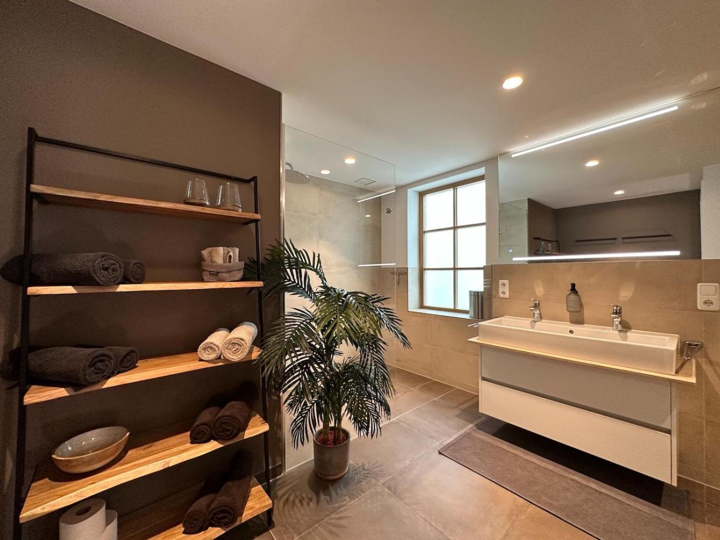 Truly - Viel Platz Fuer Business & Familie - Modern, Garage, Fahrstuhl Apartment เอาก์สเบิร์ก ภายนอก รูปภาพ