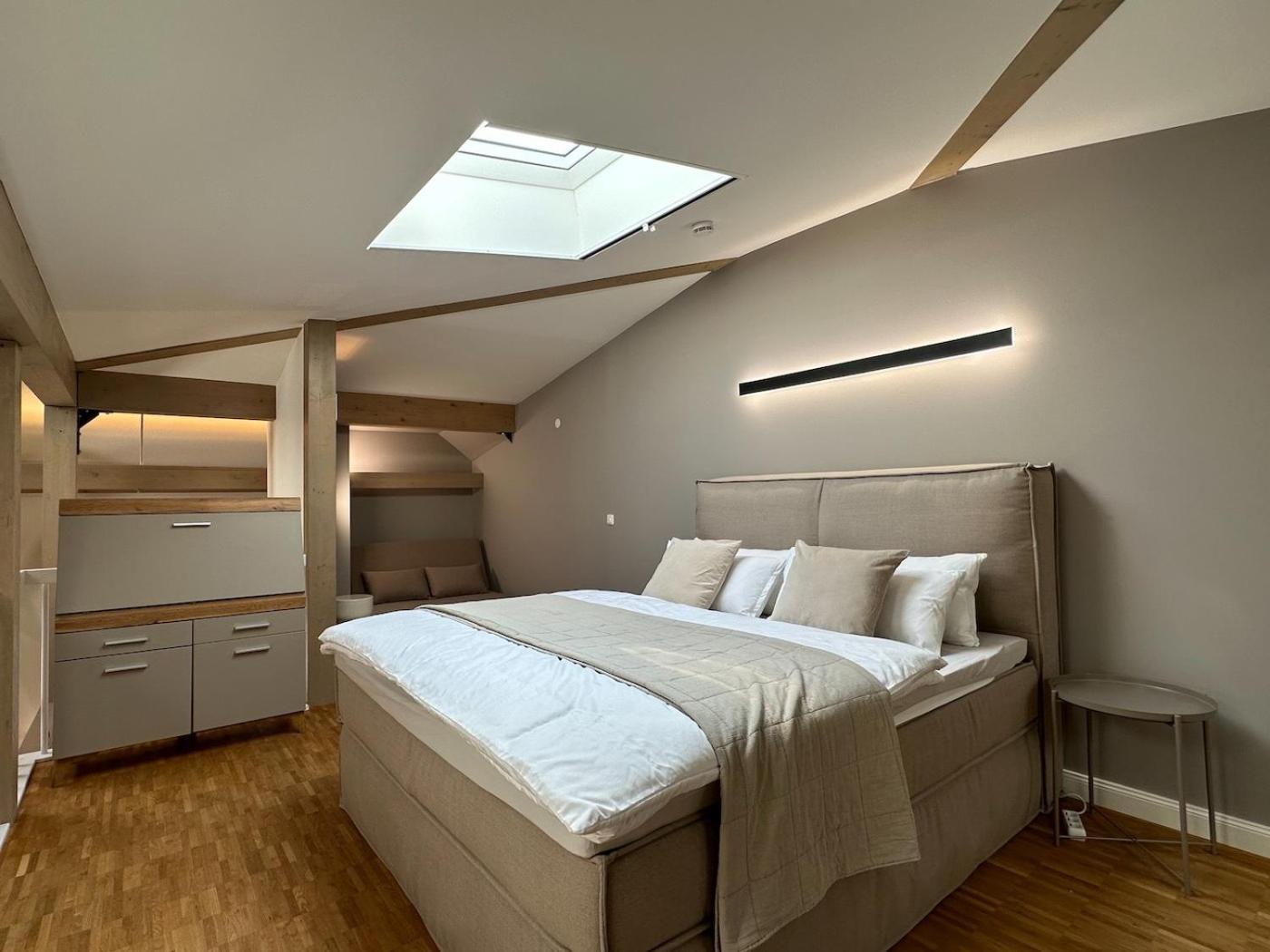 Truly - Viel Platz Fuer Business & Familie - Modern, Garage, Fahrstuhl Apartment เอาก์สเบิร์ก ภายนอก รูปภาพ